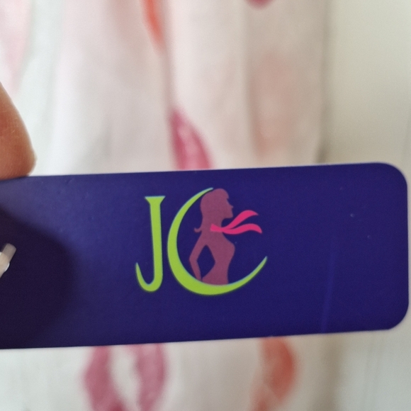 JC 100% Cotton Rectangular Scarf With Fringe Hemline White Lips Print 71" X 29" - Picture 6 of 8